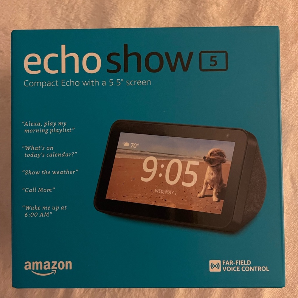 Echo show 5 w/ Amazon smart plug